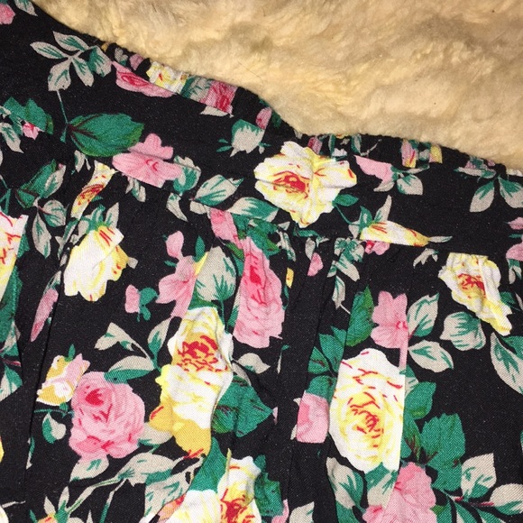 Black Floral Skirt with Elastic Band - Picture 2 of 3